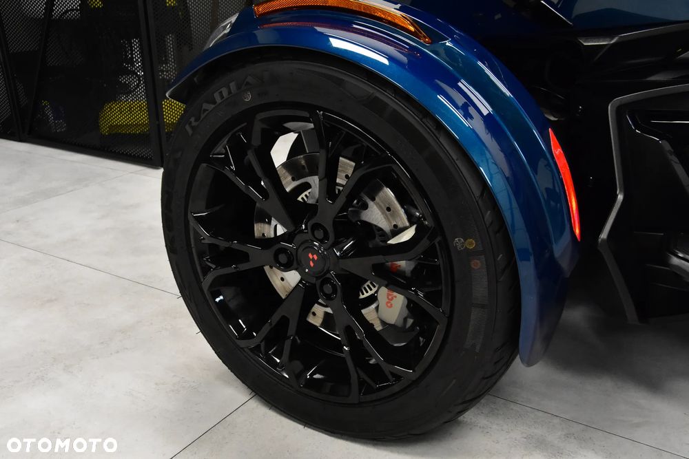 Can-Am Spyder - 32