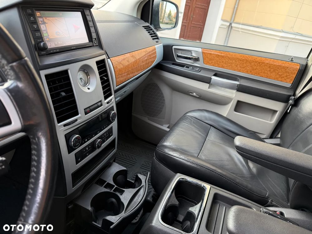 Chrysler Grand Voyager 2.8 CRD Limited - 17