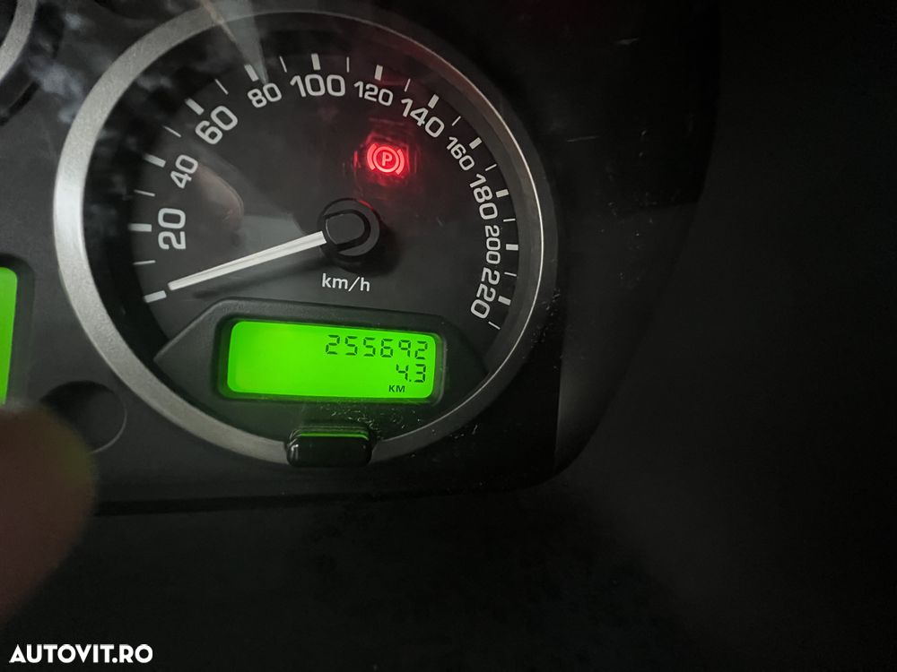 Land Rover Freelander 2 2.2L TD4 HSE - 9