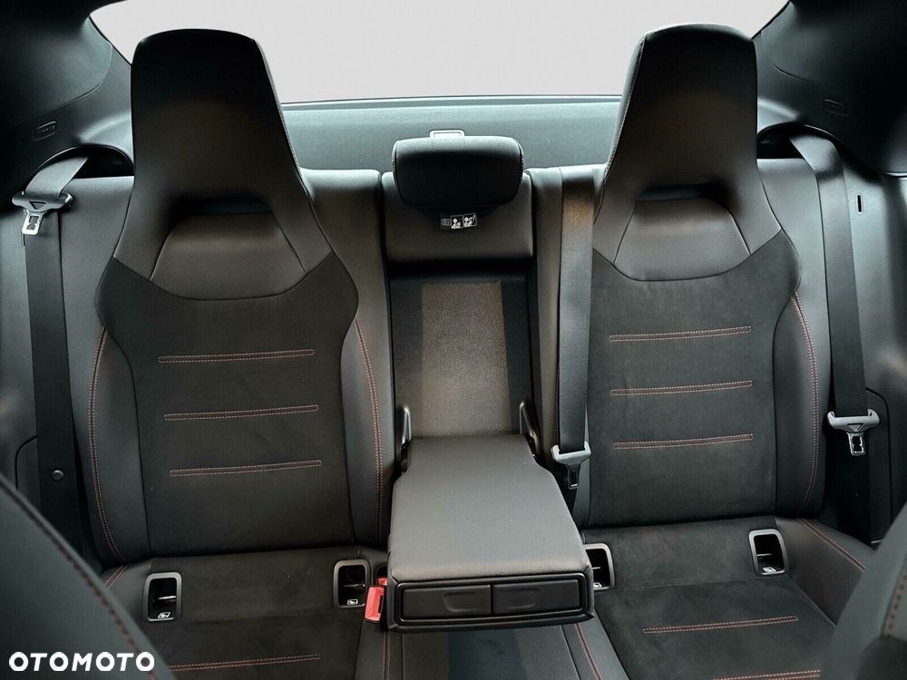 Mercedes-Benz CLA - 22