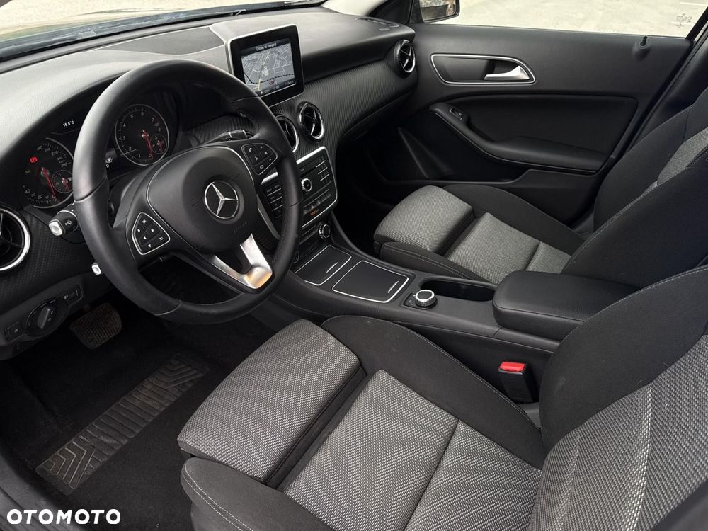 Mercedes-Benz GLA - 10