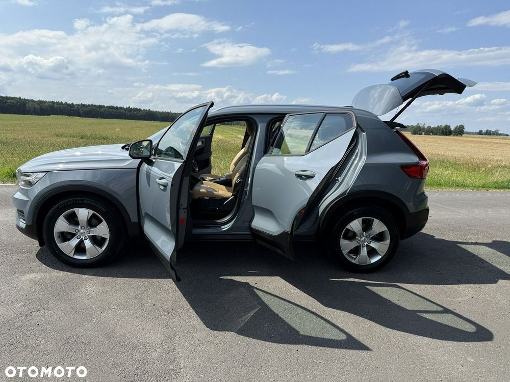 Volvo XC 40 D4 AWD Momentum Pro - 28