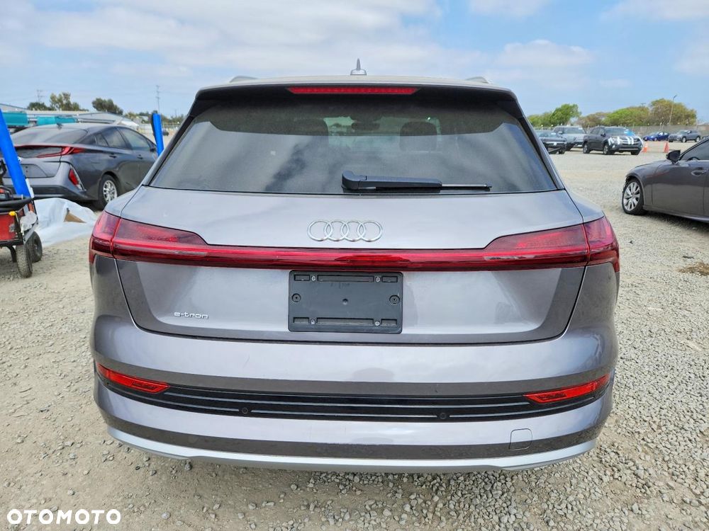 Audi e-tron - 5