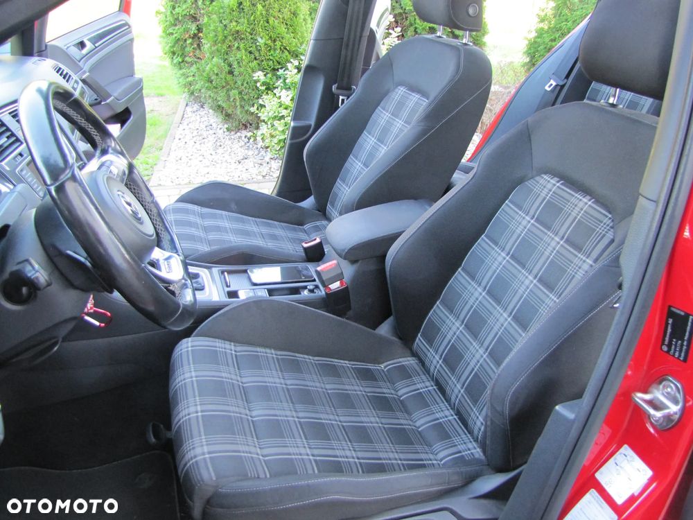Volkswagen Golf VII 2.0 TDI BMT GTD DSG - 25