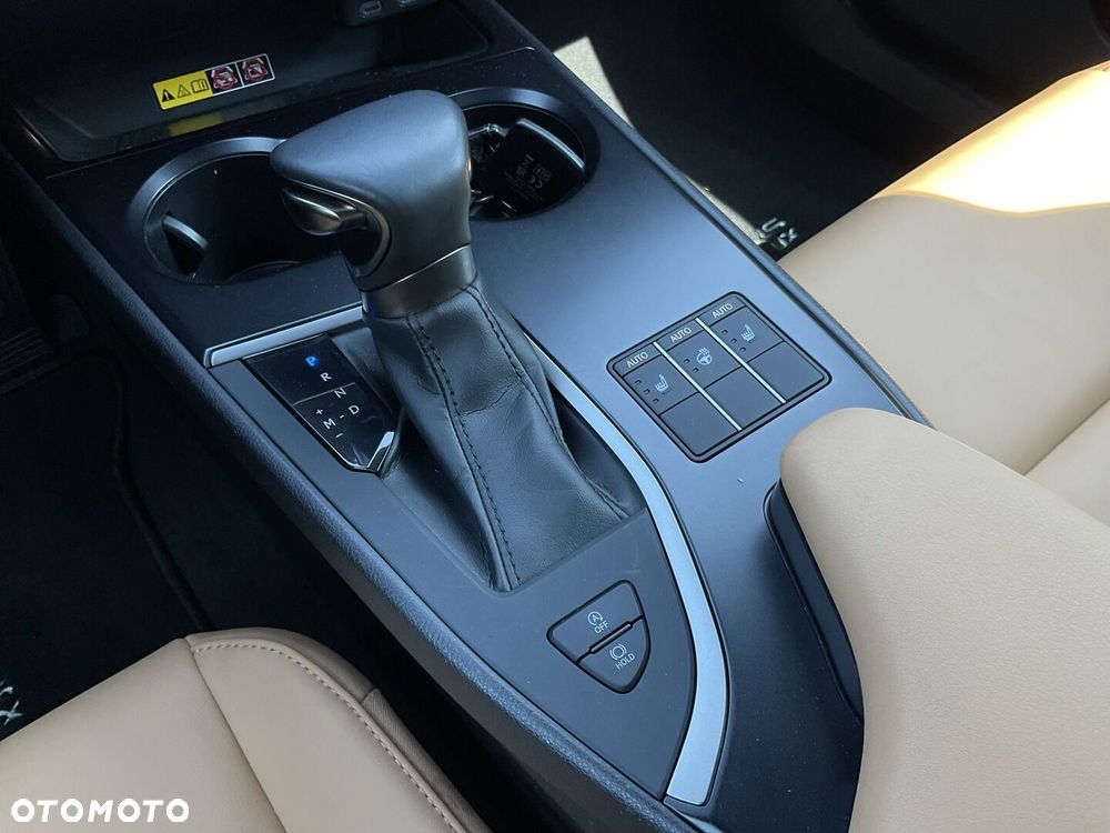 Lexus UX 200 GPF F Sport Design 2WD - 24