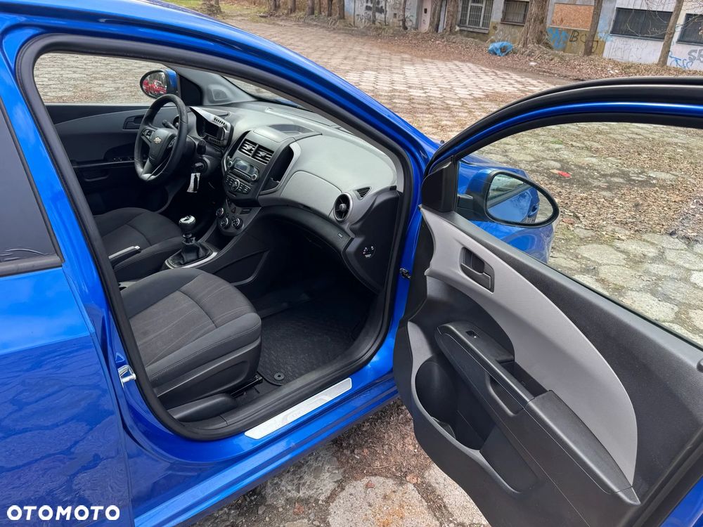 Chevrolet Aveo 1.4 16V LS Design+ - 9