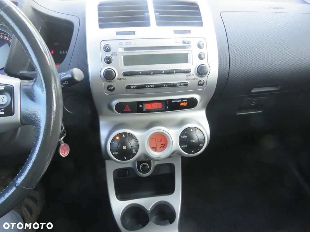 Toyota Urban Cruiser 1.4 D-4D 4x2 Town - 13