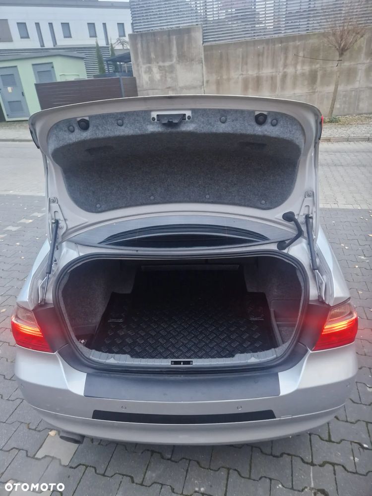 BMW Seria 3 318i Edition Sport - 15