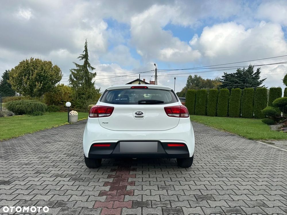 Kia Rio - 14