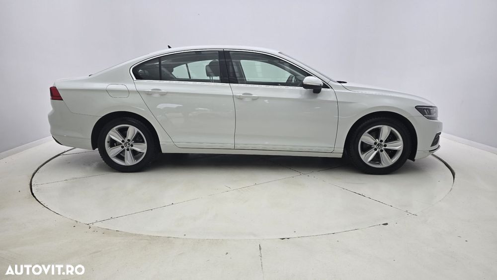 Volkswagen Passat 2.0 TDI DSG Comfortline - 6