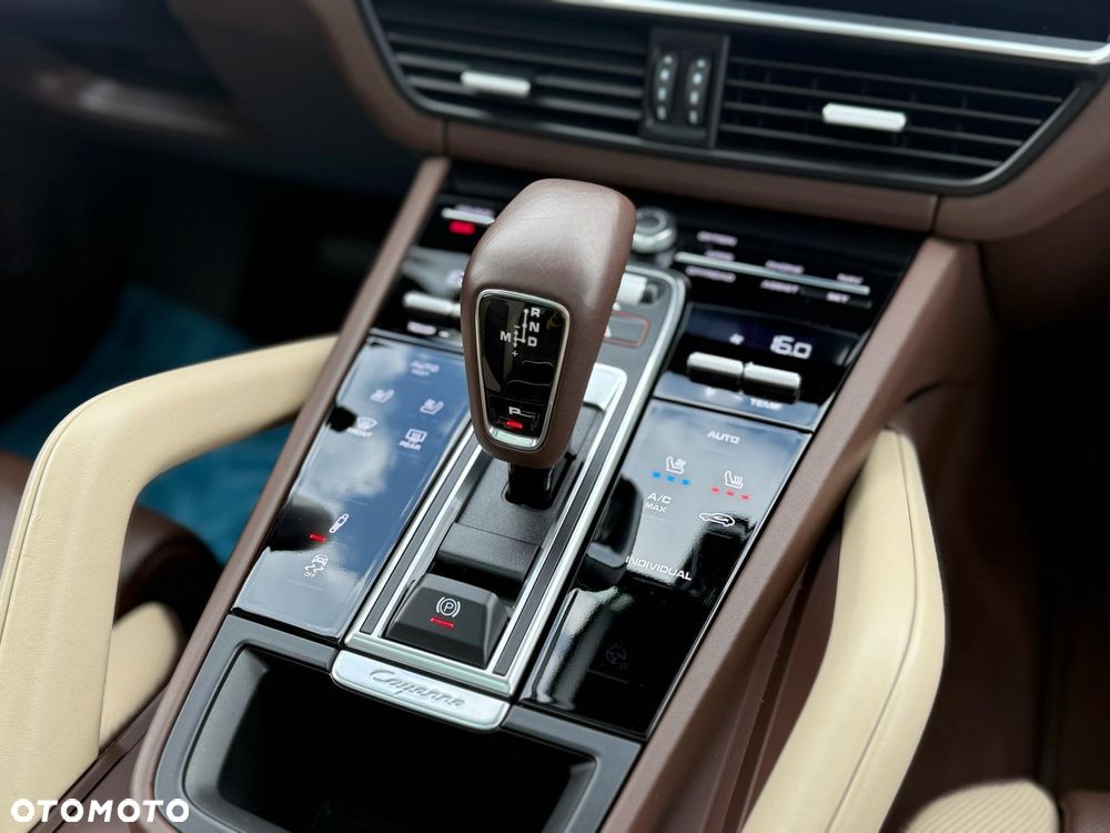 Porsche Cayenne - 16