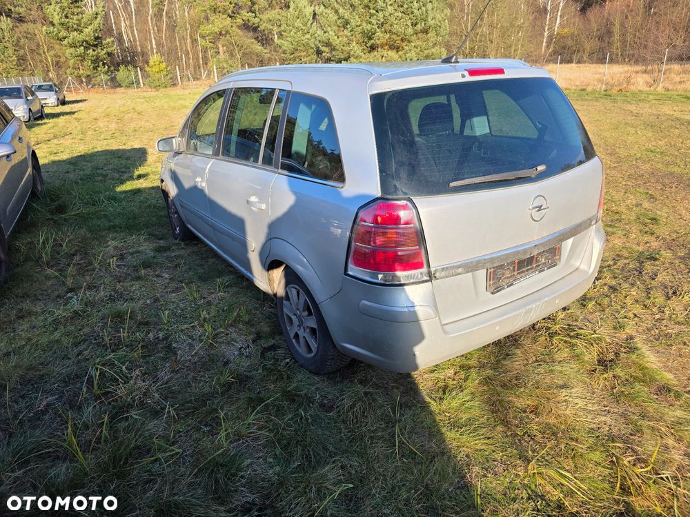 Opel Zafira 1.8 Easytronic Cosmo - 3