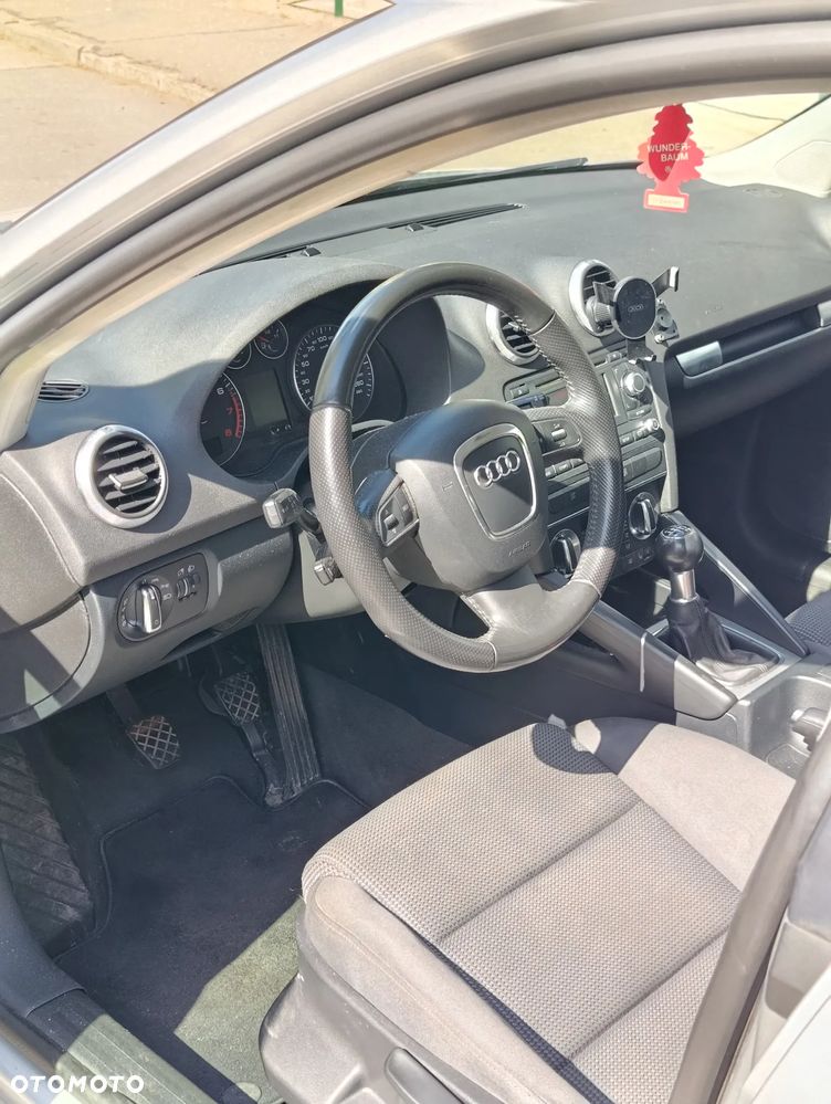 Audi A3 Sportback 1.8 TFSI Ambiente - 14