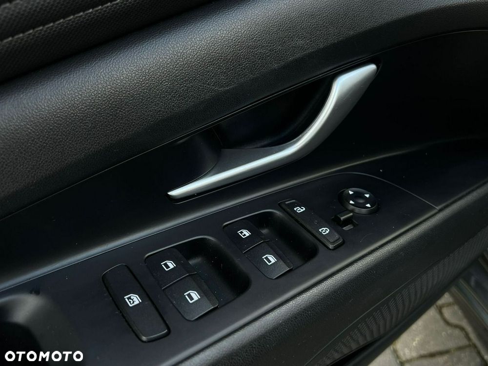 Hyundai Elantra - 19