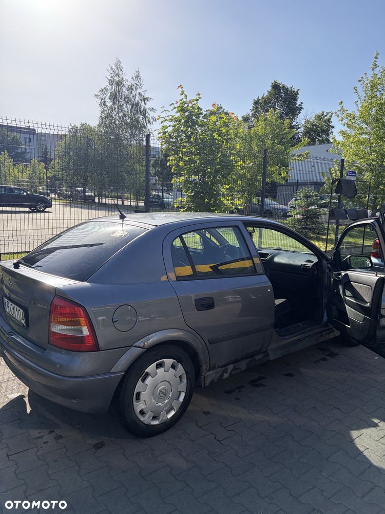 Opel Astra - 4