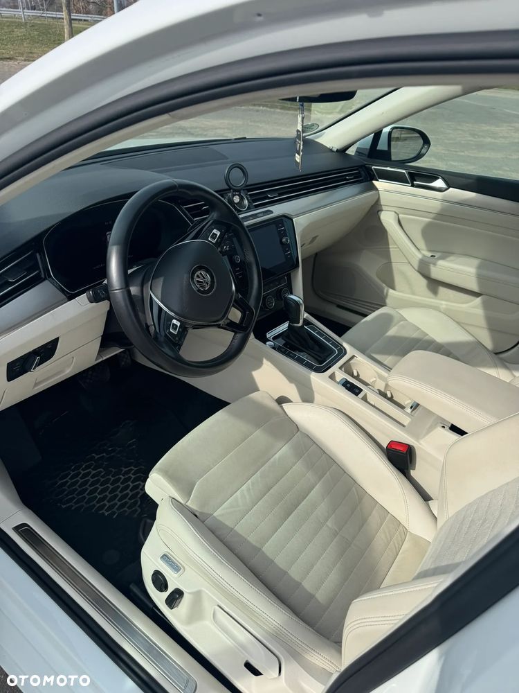 Volkswagen Passat 2.0 TDI SCR Highline DSG - 1