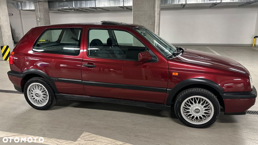 Volkswagen Golf - 25