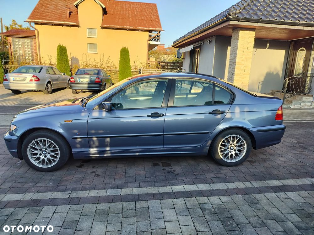 BMW 3 Series 2004 photo 2