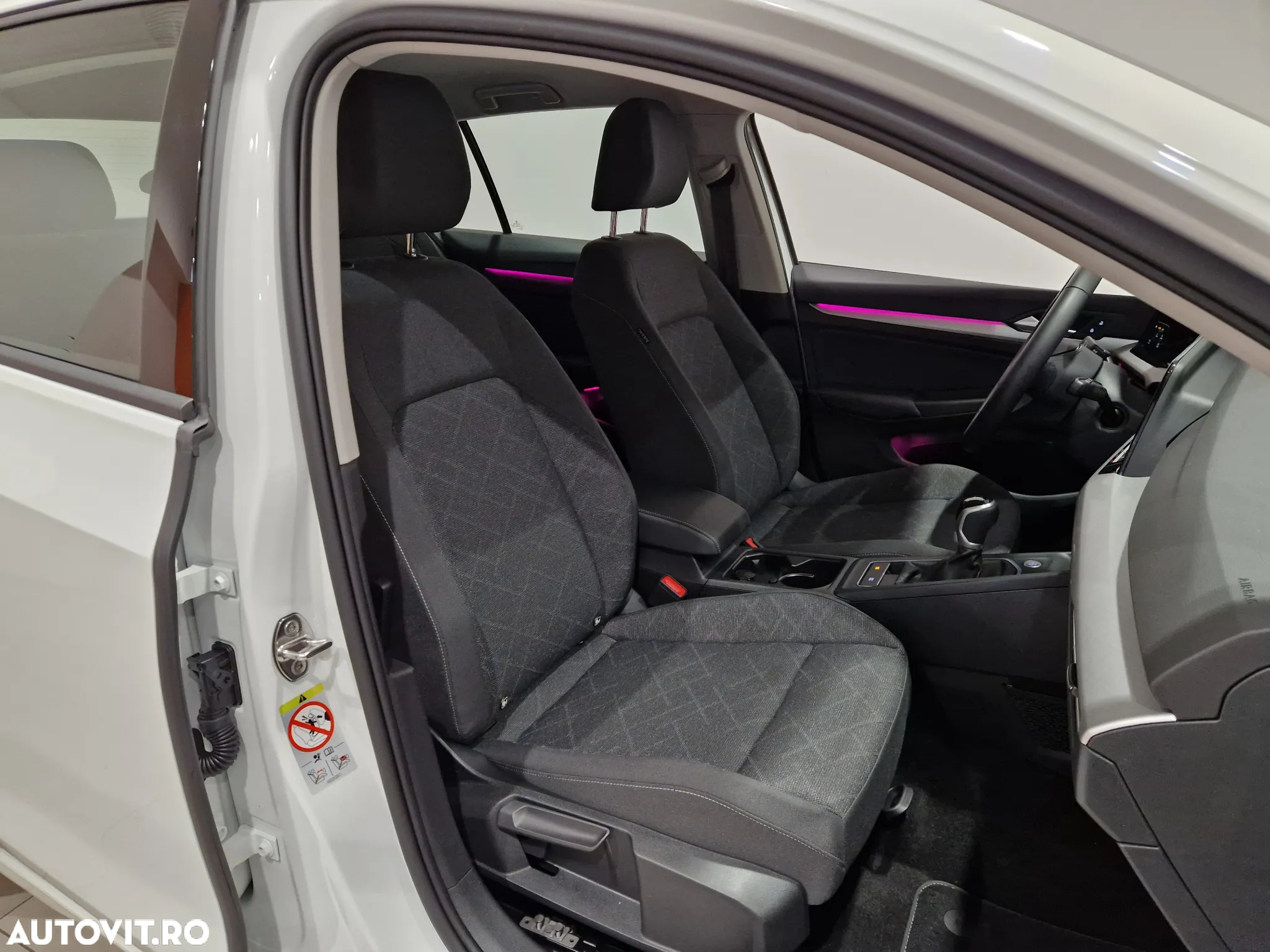 Volkswagen Golf 1.5 TSI ACT Life - 12
