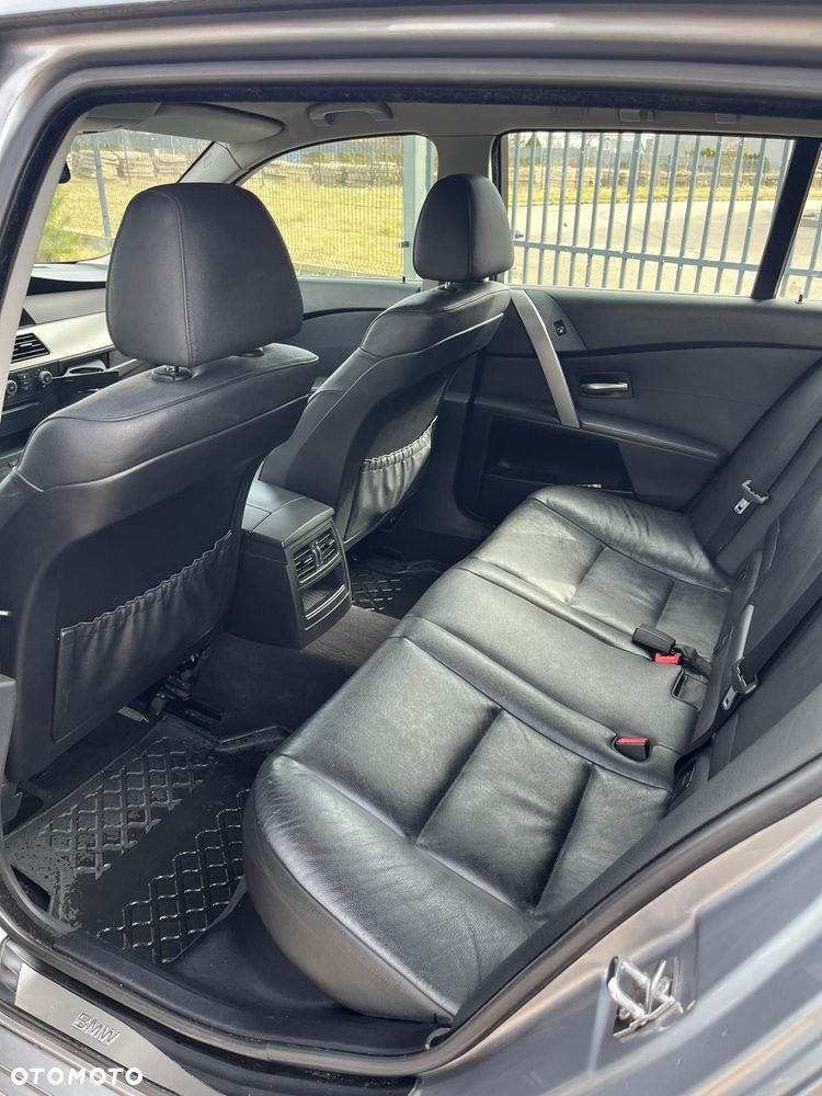 BMW Seria 5 525d - 11