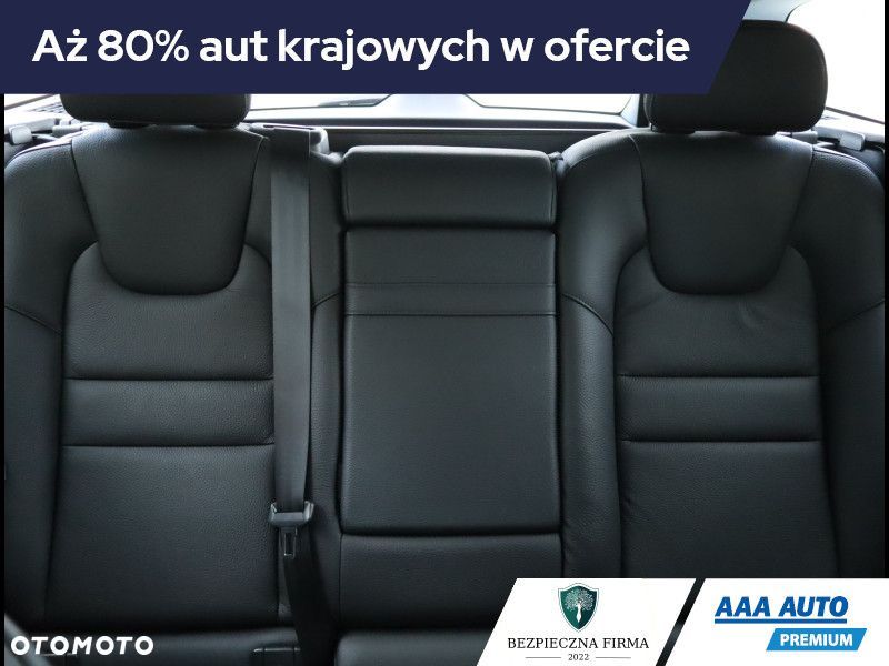 Volvo V60 Cross Country - 11