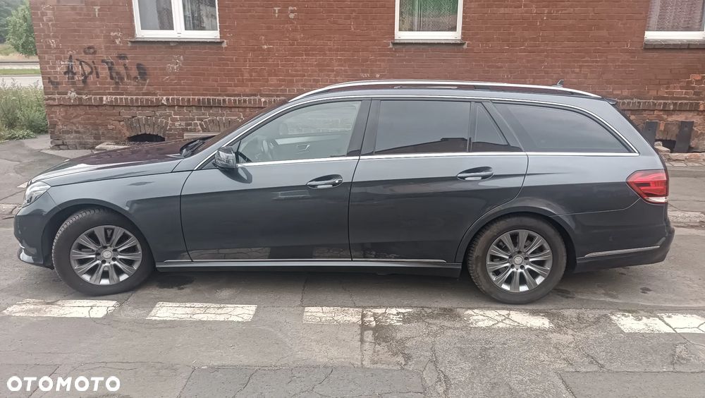 Mercedes-Benz Klasa E 300 BlueTec Hybrid - 3