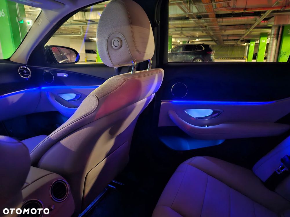 Mercedes-Benz Klasa E 220 d 4-Matic 9G-TRONIC - 17