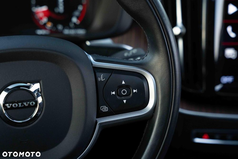 Volvo XC 60 T6 AWD Momentum - 31