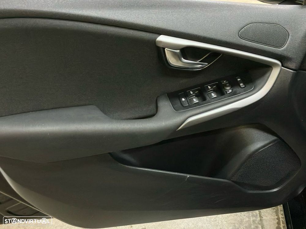 Volvo V40 2.0 D2 Kinetic - 20