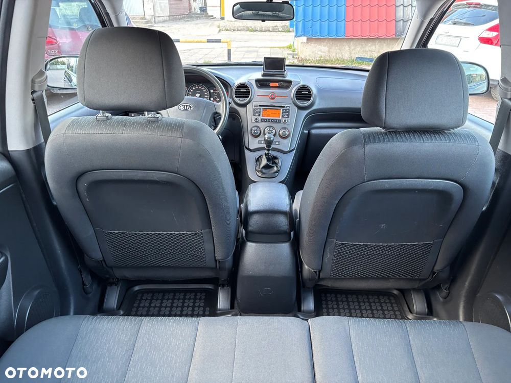 Kia Carens 1.6 Tour - 10