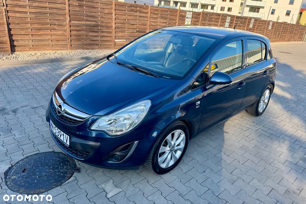 Opel Corsa 1.4 16V 150 Jahre - 9
