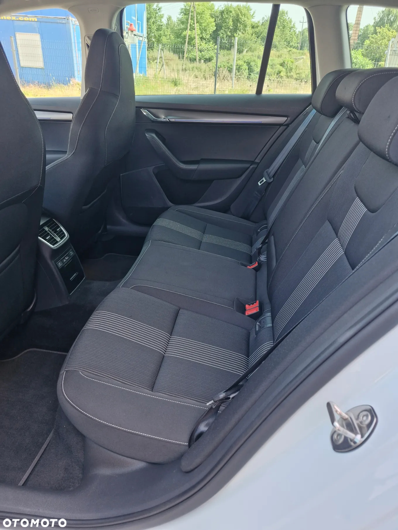 Skoda Octavia 2.0 TDI Ambition DSG - 8