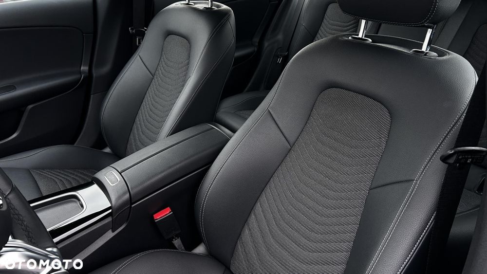 Mercedes-Benz CLA 200 7G-DCT - 12