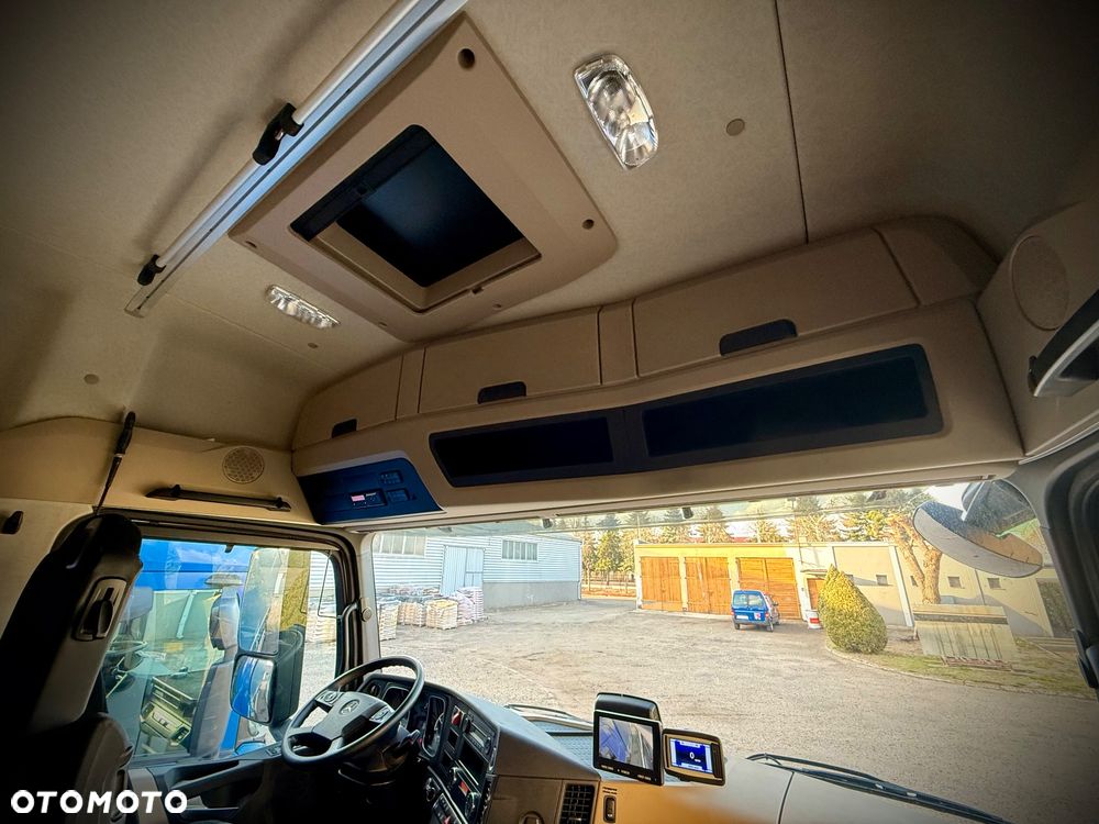 Mercedes-Benz Actros - 14