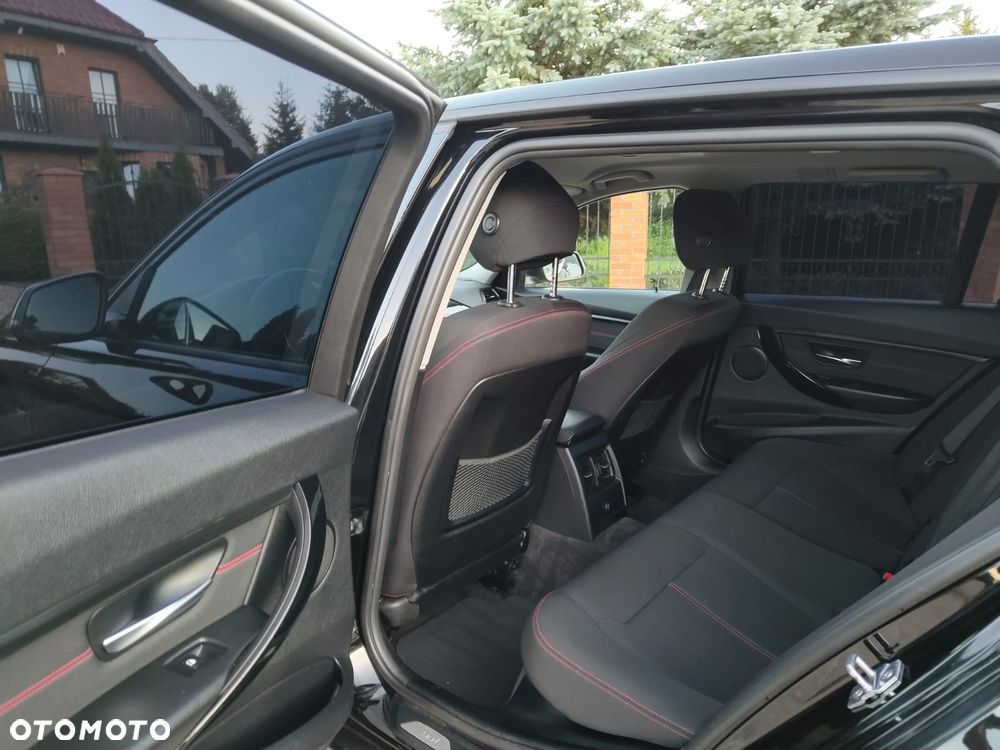 BMW Seria 3 320d Sport Line - 25