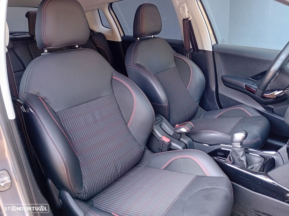Peugeot 2008 1.2 PureTech GT Line - 11