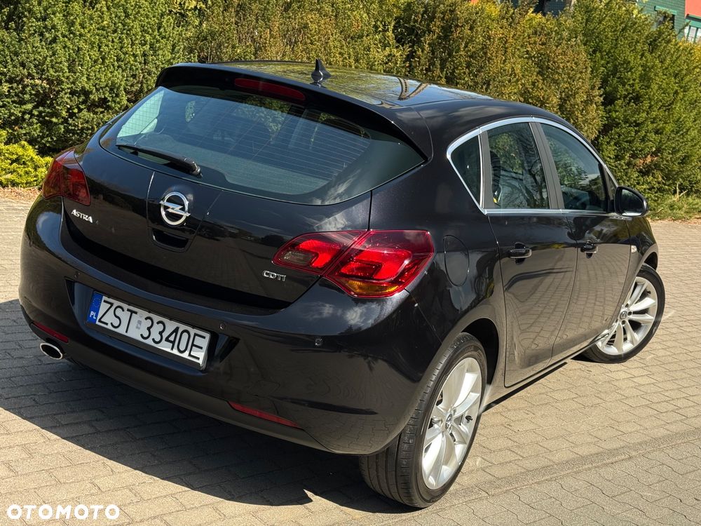 Opel Astra 2.0 CDTI Cosmo - 10