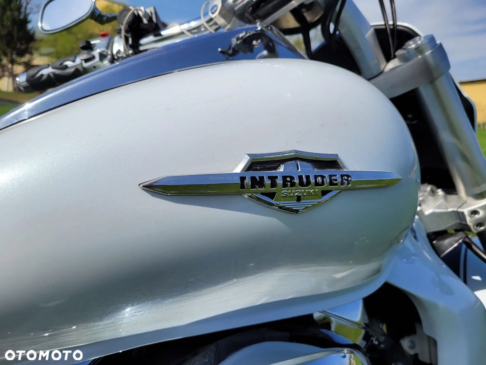 Suzuki Intruder - 3