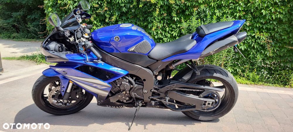 Yamaha R1 - 7
