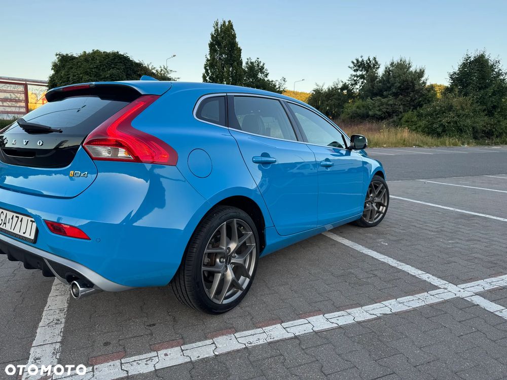 Volvo V40 D4 Drive-E R-Design Momentum - 4