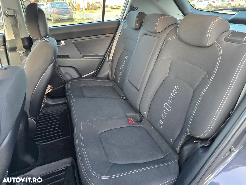 Kia Sportage 2.0 CRDI 4WD Automatik Spirit - 13