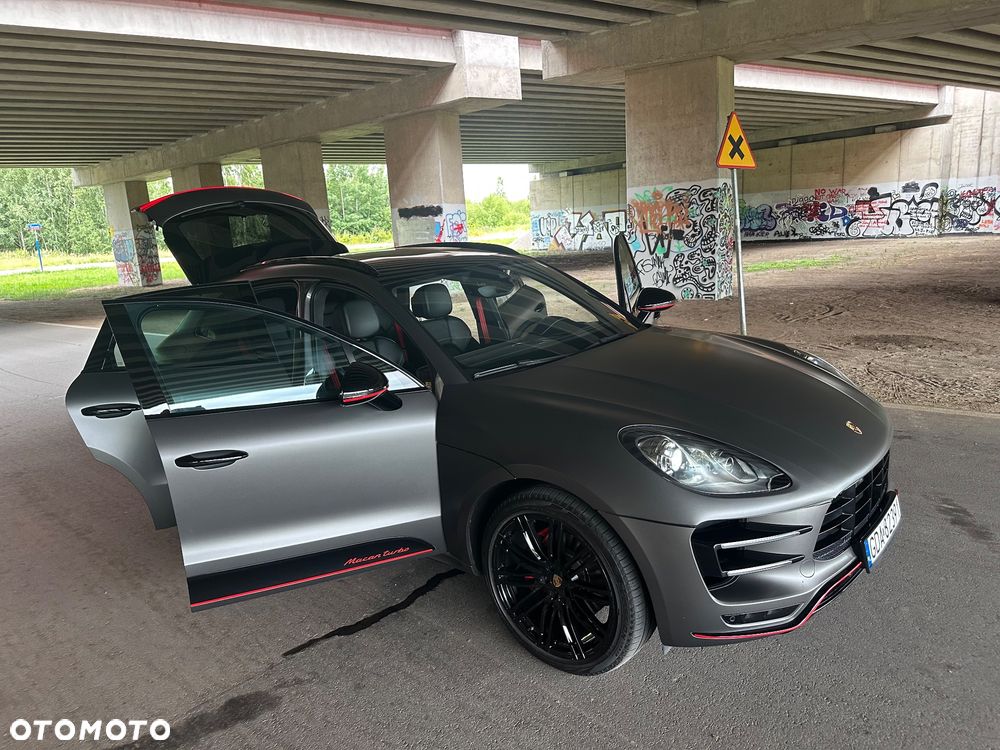 Porsche Macan Turbo PDK - 32