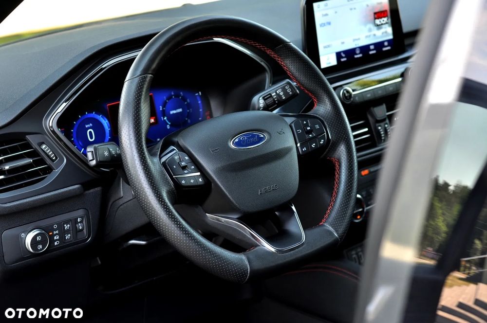 Ford Kuga 1.5 EcoBoost FWD ST-Line - 17