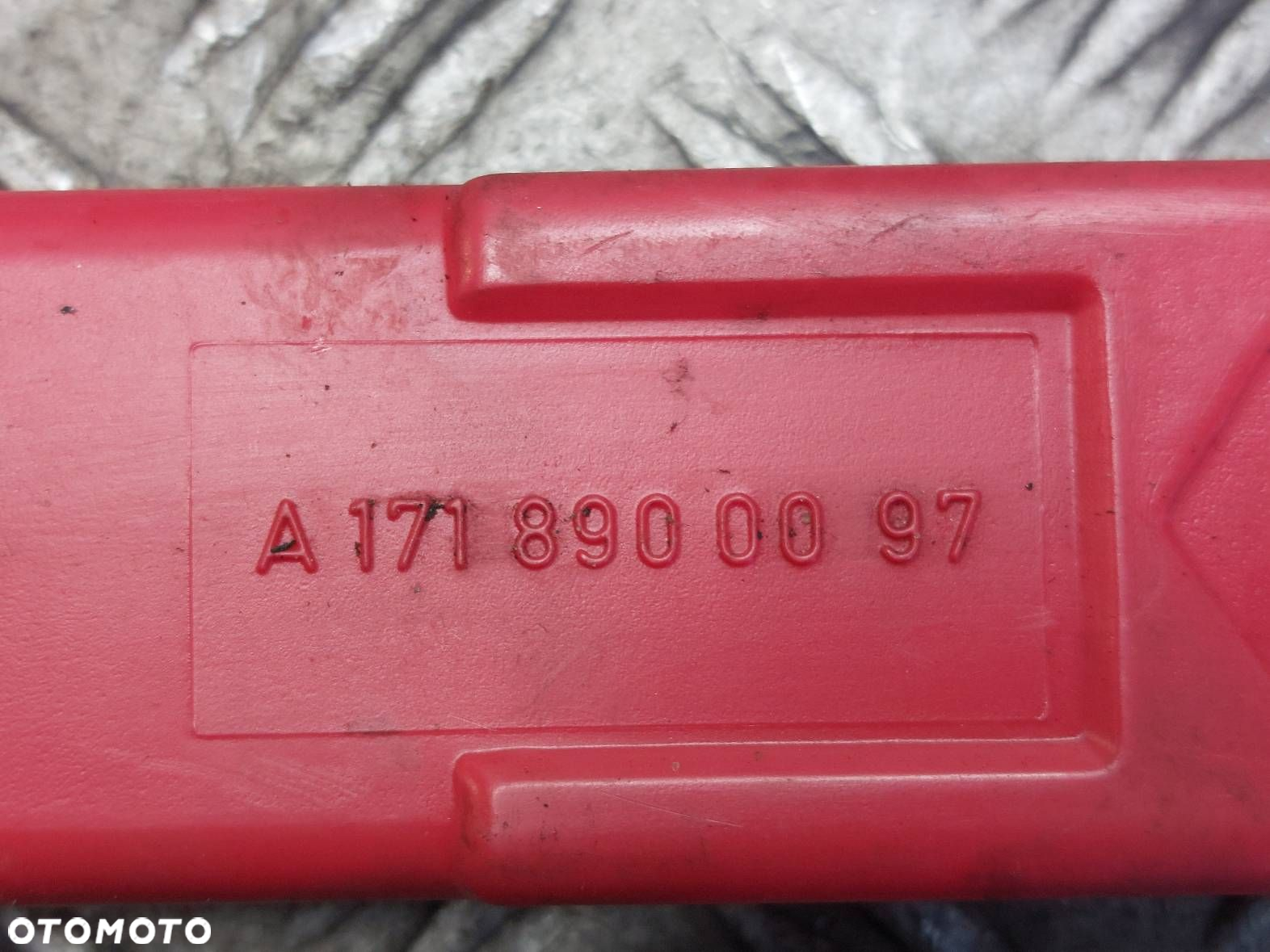 LEWAREK PODNOŚNIK SAMOCHODOWY KLUCZ TRÓJKĄT 6K0011031B A1718900097 - 2