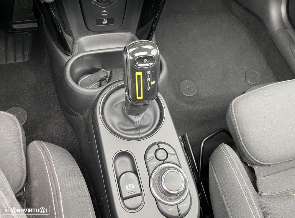 MINI 3 Portas Cooper SE Essential - 12