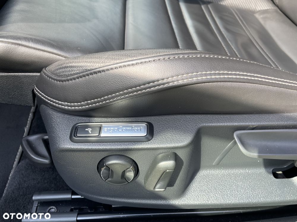 Volkswagen Passat - 16