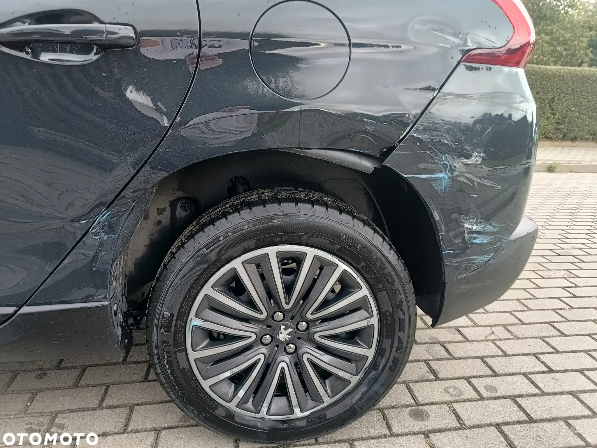 Peugeot 2008 1.2 Pure Tech Active - 28