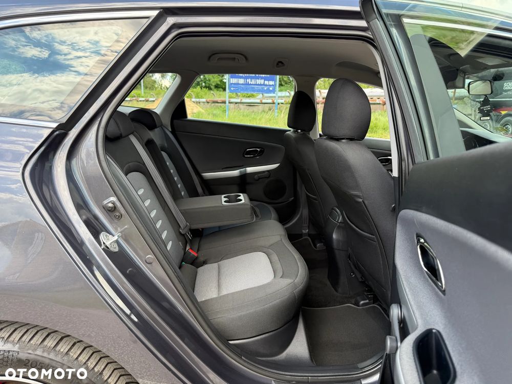 Kia Ceed 1.4 CVVT Dream Team Edition - 32