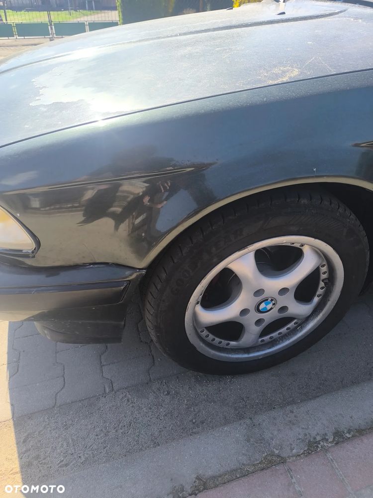 BMW Seria 5 520i - 32