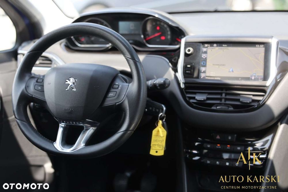 Peugeot 208 - 24